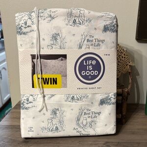 Life Is Good Winnie the Pooh and Piglet The Best Things in Life TWIN Sheet Set